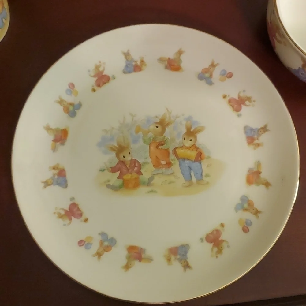 Mount Clemens Pottery Little Bunny Child's Set